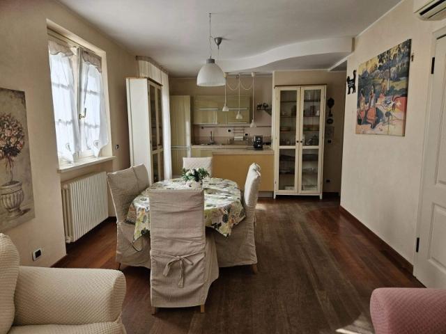 Rif. AV12 IT46033C28V74EU4Y Viareggio zona centro a due passi dal mare e dal molo