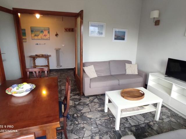 Rif. AV27 IT046033C212KJFXXZ Viareggio traversa viale a mare appartamento grande per affitto estivo luglio