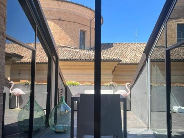 Rif. LA127 Prestigioso bilocale integralmente ristrutturato