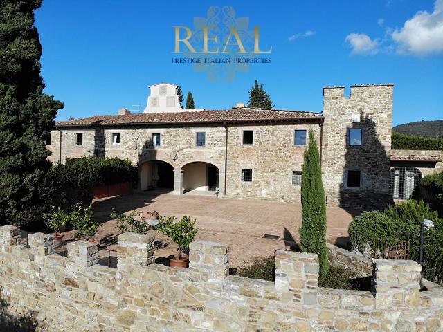 rif. nuts: Charming villa with pool for rent in the hills of Florence