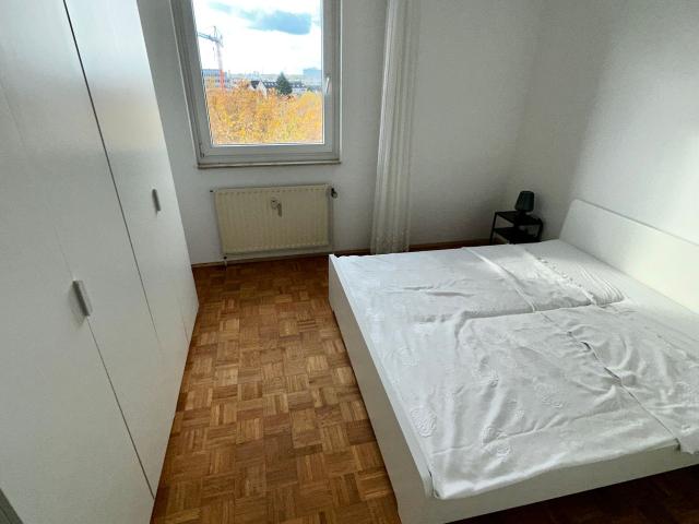 Right at the Top in Oberkassel! NEW BATHROOM & KITCHEN!, Dusseldorf Amsterdam Apartments for Rent