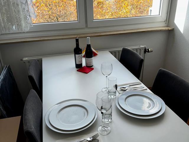Right at the Top in Oberkassel! NEW BATHROOM & KITCHEN!, Dusseldorf Amsterdam Apartments for Rent