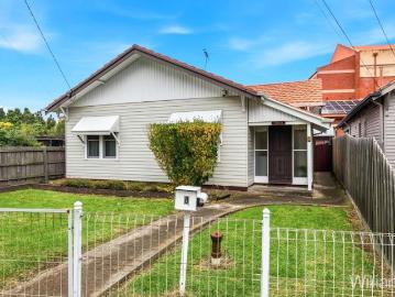 Everything You Love About Williamstown, Close By