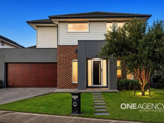 Right Near Shops, Train Station & Local Amenities!