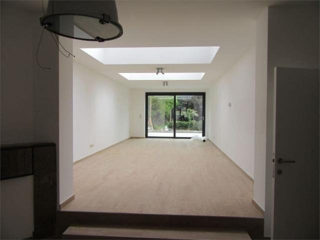 Rijwoning met modern interieur