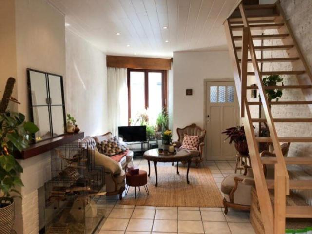Rijwoning met 2 slpk en terras in hartje Mechelen