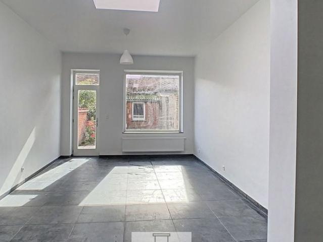 Rijwoning te huur in Sint Andries voor € 950 met 3 slaapkamers