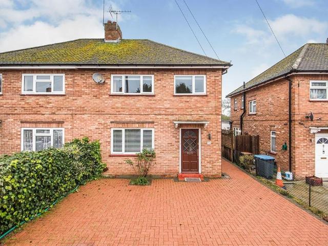 Ripley Avenue, Surrey TW20 4 bed semi detached house to rent £2,825 pcm £652 pw