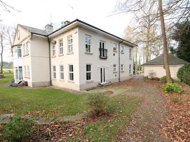 Riplingham Court HU10, 2 bed flat to rent, £1,500 pcm | PrimeLocation