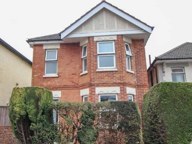 Ripon Road, Bournemouth, Dorset, BH9 4 bed detached house to rent £1,900 pcm £438 pw