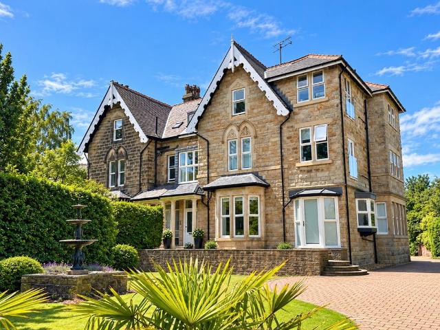 Ripon Road, HARROGATE, HG1 3 bed flat to rent £2,500 pcm £577 pw