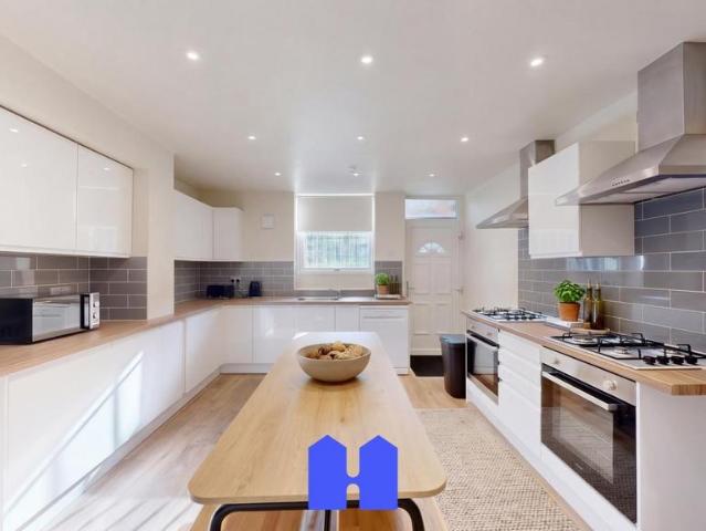 Rippingham Road, Manchester M20 6 bed house to rent £4,836 pcm £1,116 pw