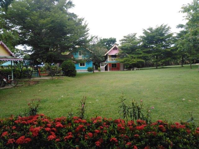 รีสอร์ทสานฝัน นครนายก ขายต่ำกว่าราคาประเมิน มีใบอนุญาตประกอบกิจการ 8 ไร่, 2 งาน, 73.5 ตร.ว.ขายด่วน