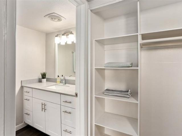 Rise at the Retreat 1 Bedroom Apartment for Rent at 1025 E Orange St, Tempe, AZ 85281