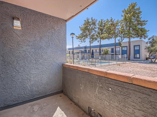 Rise Desert West Studio Apartment for Rent at 6131 W Thomas Rd, Phoenix, AZ 85033