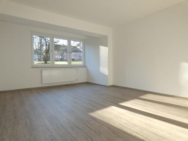 Riskieren Sie einen Blick! Charmante 2 Zi. Whg. + Mansarde + zus. Dusche/WC!