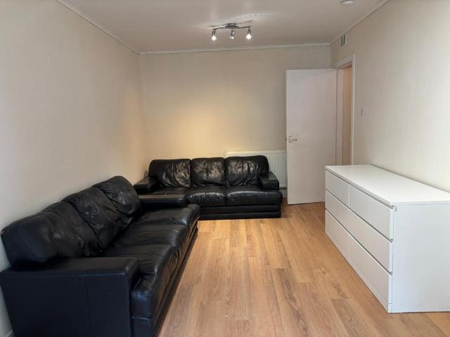 Ritchie Place, Aberdeen, AB24 2 bed flat to rent £570 pcm £132 pw