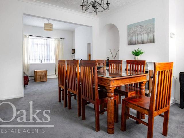Ritchie Road, Addiscombe 2 bed terraced house to rent £1,800 pcm £415 pw