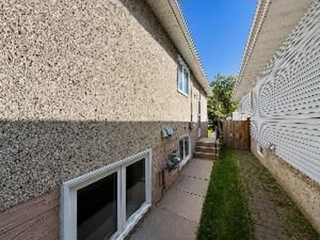 RITCHIE 2 Bed 1 Bath Home Edmonton NOW FOR RENT!