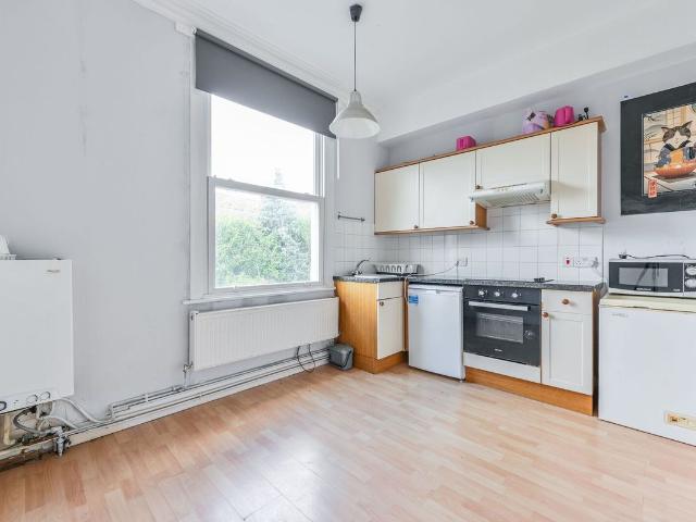 Ritherdon Road, Balham, London SW17, 1 bed flat to rent, £1,800 pcm | PrimeLocation