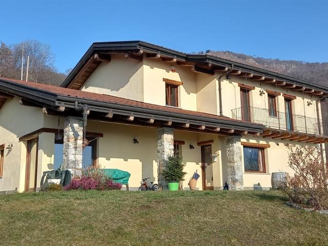 Ritiro di campagna vicino alle Alpi 250m² Donato
