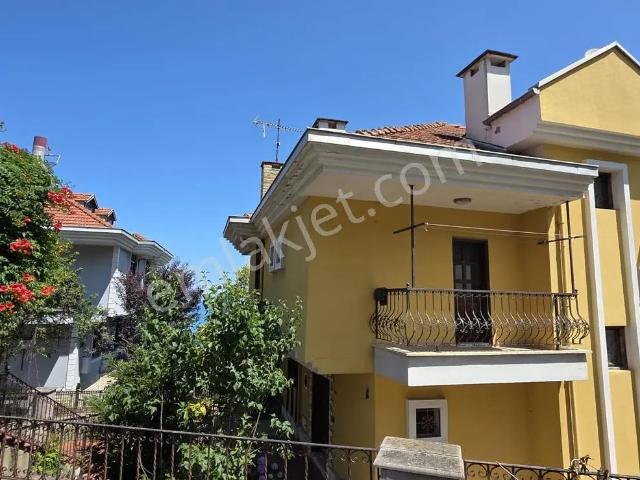 Riva Gymdn Soğuksuda 3.5 Katlı Full Deniz Manzaralı Villa