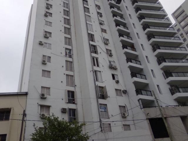 Rivadavia 2441 Piso 4 Dpto. A – Cod.: 6597