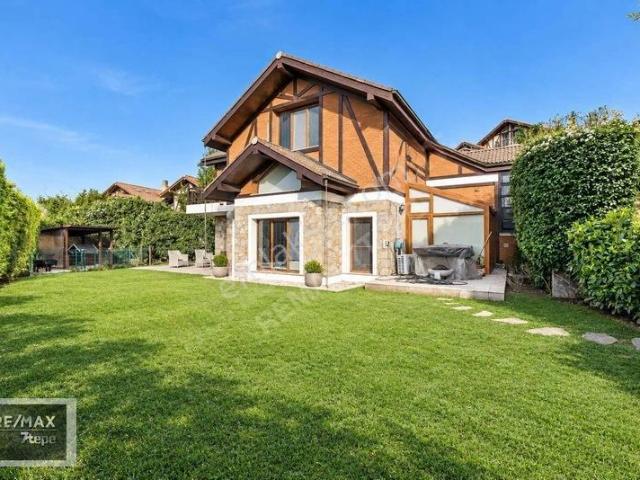 Rivada Ormanla İç İçe, 1.200 M² Satılık Malikâne