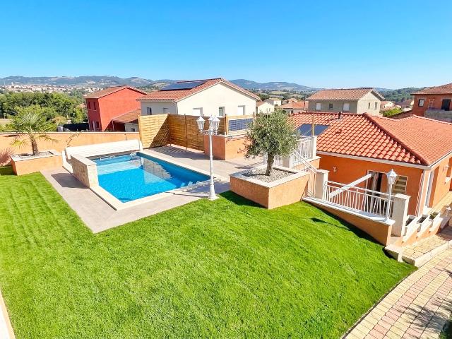 RIVE DE GIER COTEAUX DES BRUYÈRES MAISON DE PLAIN PIED DE PLUS DE 121 M2 AVEC PISCINE ET SUPERBE VUE