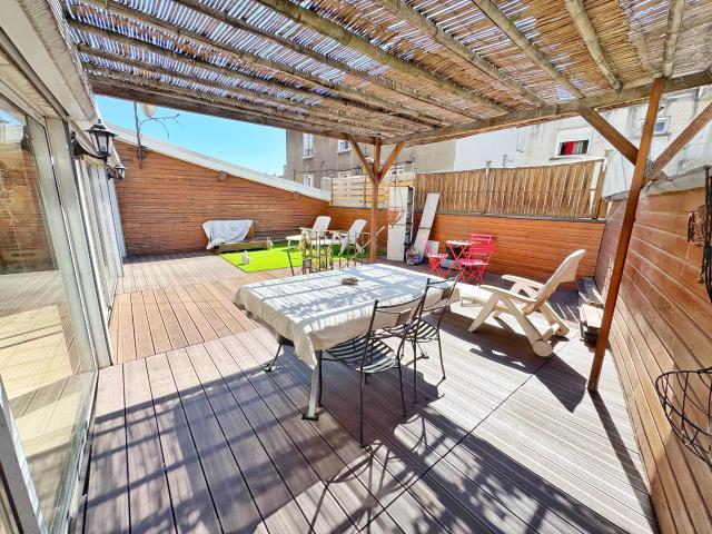 Rive de Gier Centre T4 atypique de plus de 112 m2 avec terrasse exceptionnelle de 51 m2