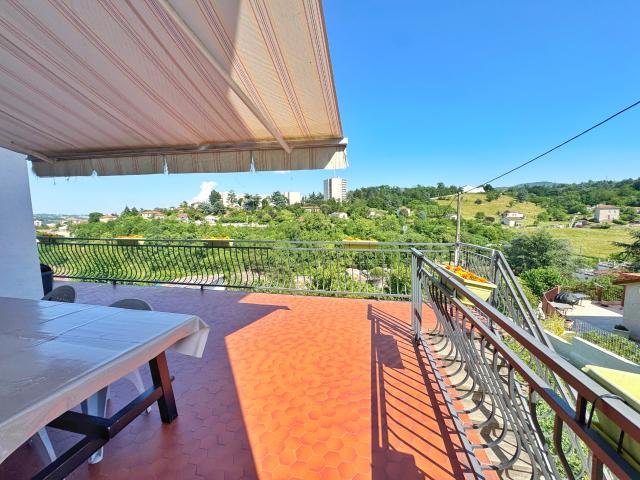 Rive de Gier Maison d’exception de 144 m2 sur les hauteurs, vue panoramique & cadre privilégié