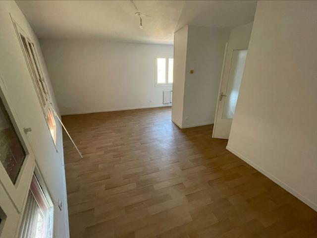 RIVE DE GIER T2 51m2 rue Anatole France