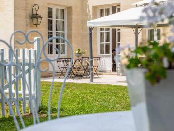 Rive Droite Maison de Maître récemment rénovée à Cambes 441m² Bordeaux