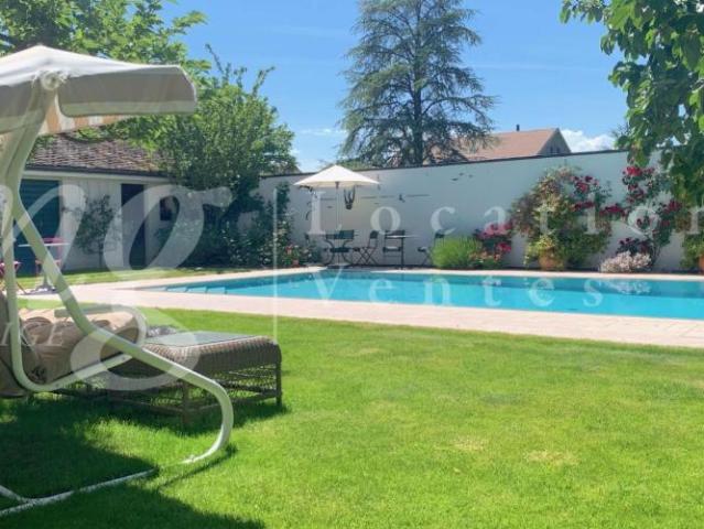 RIVE GAUCHE ! SUPERBE PROPRIETE DE 600 m2 hab AVEC RAVISSANT JARDIN ARBORE ET PRIVATIF & PISCINE