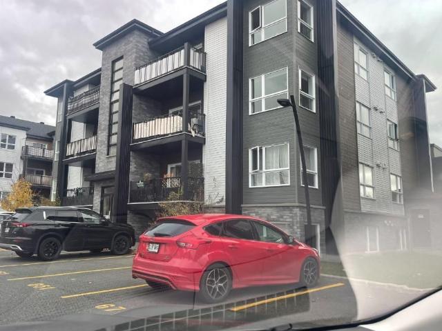 RIVE SUD ! SAINT AMBLE ! Rare ! GRAND CONDO 3 1/2 2017 A/C 3ieme Étage belle Vue libre 1er octobre 2026