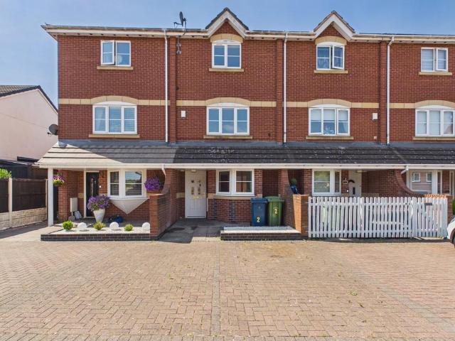 River View Mews, Stone ST15 3 bed townhouse to rent £1,050 pcm £242 pw
