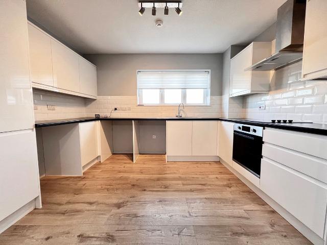River View, Gillingham ME8, 1 bed flat to rent, £1,050 pcm | PrimeLocation