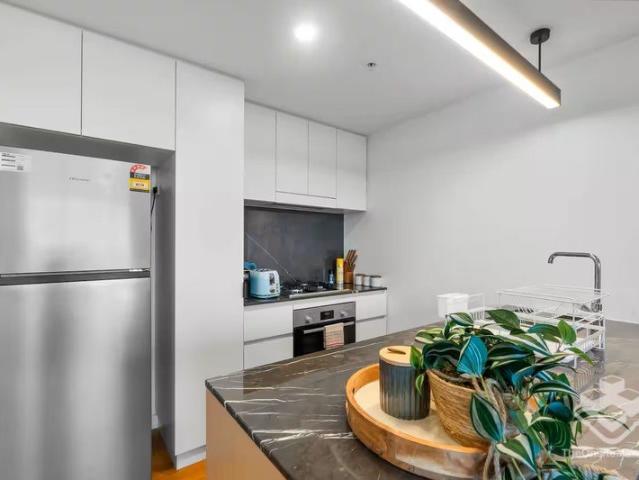 River View 1 Bedroom Apartment + Study suitable for home office or guest room