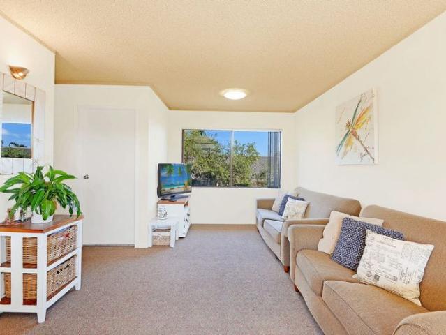 River Views & Coastal Convenience Await