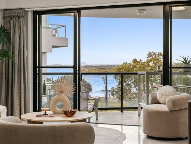 River Views & Effortless Coastal Living