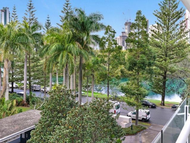 River Views & Oversized Living 2 Bed + Study Committed Owner Relocating Soon!