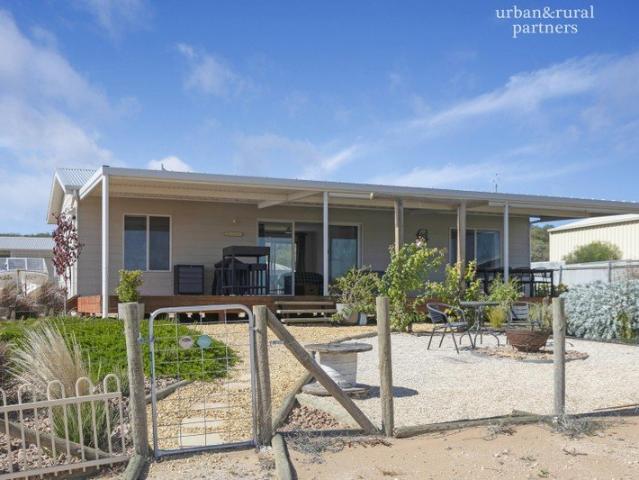 River Access. Big Shed. Half the Price of Riverfront. Walk to the River. Store the Boat. Live the Lifestyle