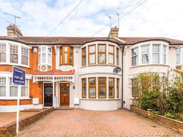 River Avenue, London, N13 3 bed terraced house to rent £2,650 pcm £612 pw