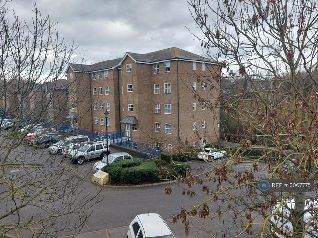 River Bank Close, Maidstone, ME15 2 bed flat to rent £1,250 pcm £288 pw