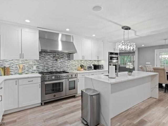 River Dr, River Vale, Home For Sale
