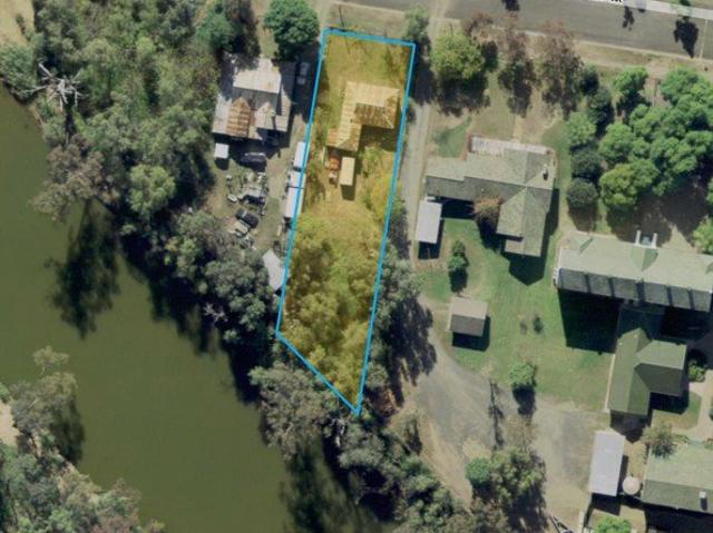 River frontage on 1350 m/2 block