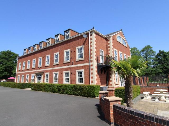 River Greet Apartments, Racecourse Road, Southwell, Nottinghamshire NG25, 2 bed flat to rent, £1,250 pcm | PrimeLocation