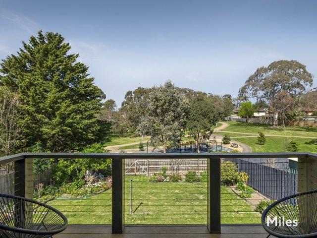 River Gum Retreat With Peaceful, Leafy Surroundings