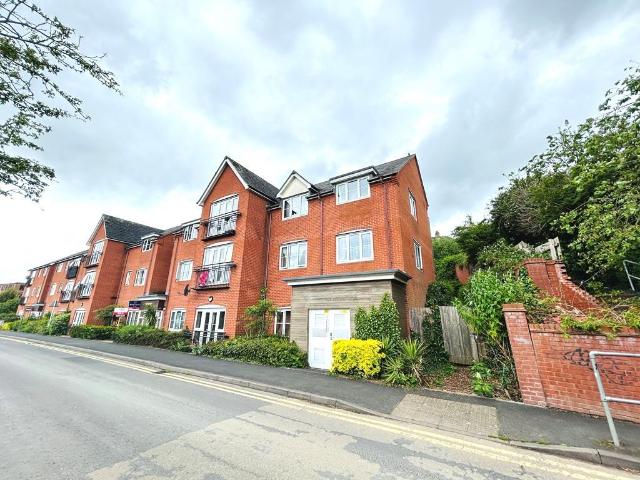 River House, Common Road, Evesham 2 bed apartment to rent £950 pcm £219 pw