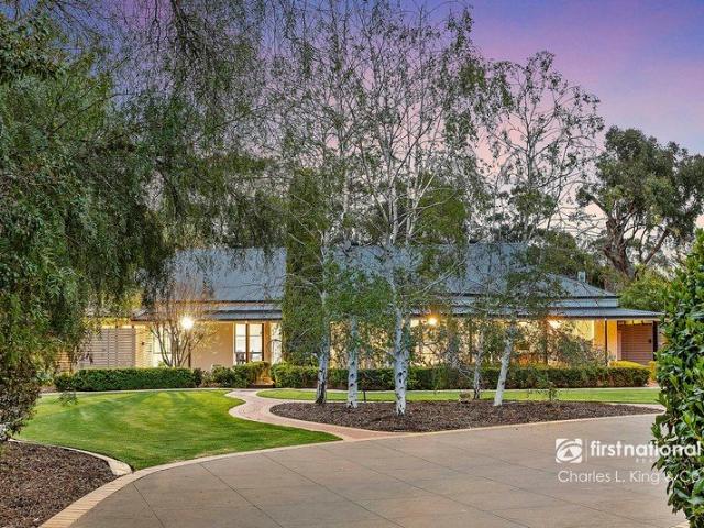 River Lifestyle, Family Space & an Acre to Enjoy
